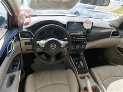 نيسان سيلفي